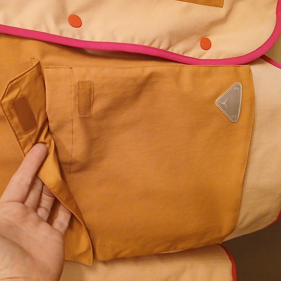 Jordan Jacket with Pink and Gold Accents. Womens‎ Sz.L [Loose Fit] - Picture 7 of 10